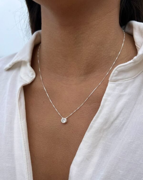 Imagen de WhatsApp 2024-08-05 a las 22.09.04_a2ffeaa5 COLGANTE DE PLATA FINA PUNTO DE LUZ CIRCON SIN VALIER