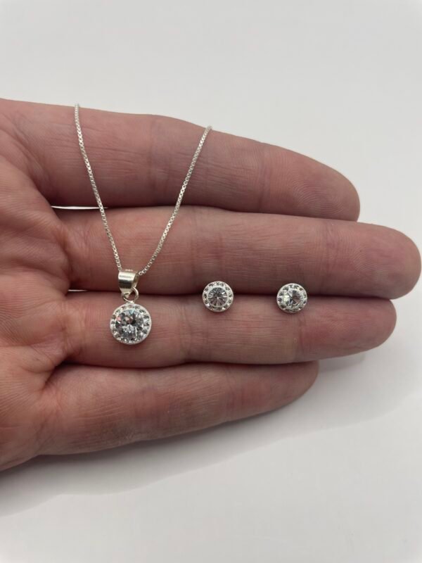 CONJUNTO DE PLATA FINA CON CIRCON Y CRISTAL BLANCO