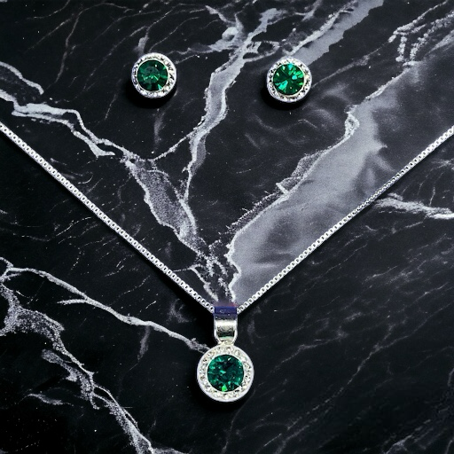 CONJUNTO DE PLATA FINA CON CIRCON Y CRISTAL DE COLOR VERDE