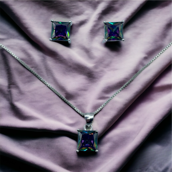 CONJUNTO DE PLATA FINA CON CIRCON TORNASOL CUADRADO