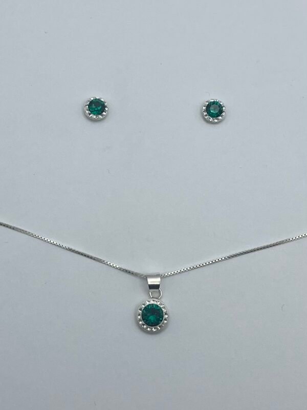 CONJUNTO DE PLATA FINA CON CIRCON Y CRISTAL DE COLOR VERDE