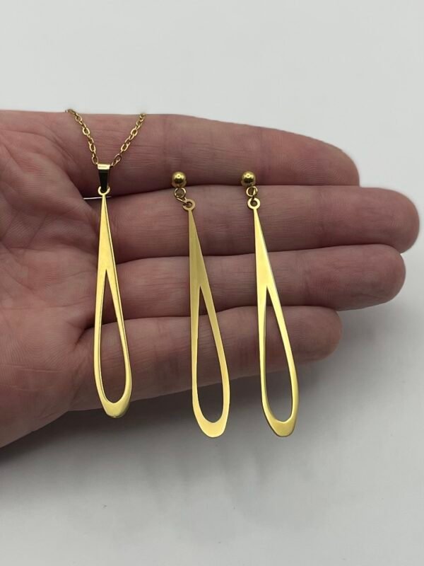 CONJUNTO EN ACERO QUIRURGICO LARGO DORADO