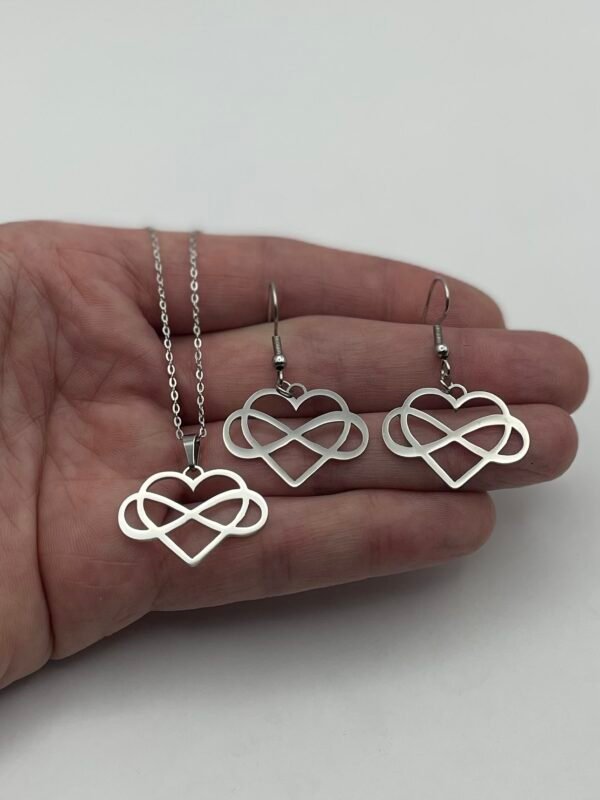 CONJUNTO EN ACERO QUIRURGICO CORAZON INFINITO