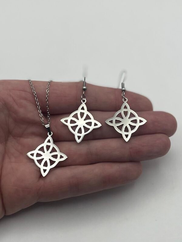 CONJUNTO EN ACERO QUIRURGICO NUDO DE BRUJAS