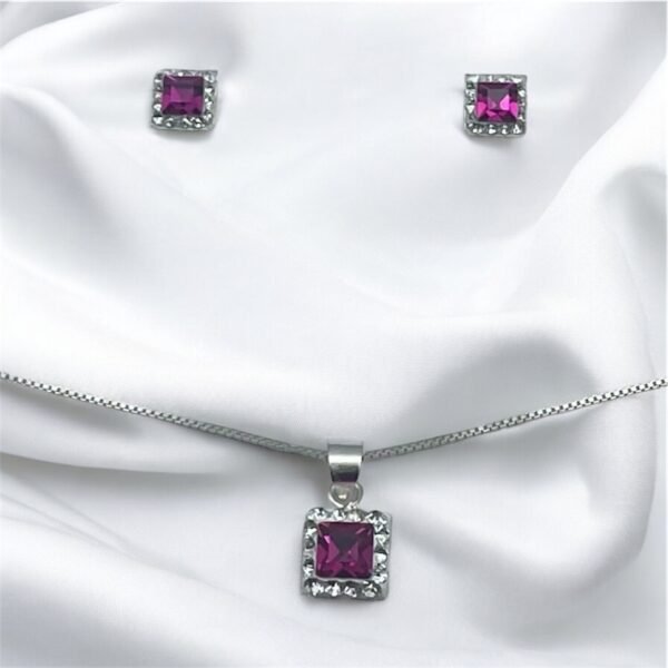 PEGU0730 CONJUNTO DE PLATA FINA CON CIRCON Y CRISTAL CUADRADO FUCSIA